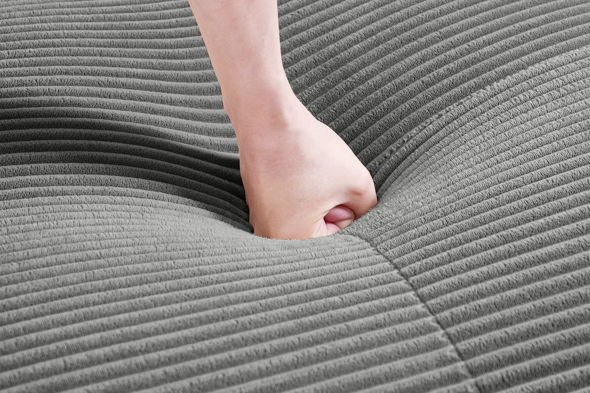 Mia Ottoman